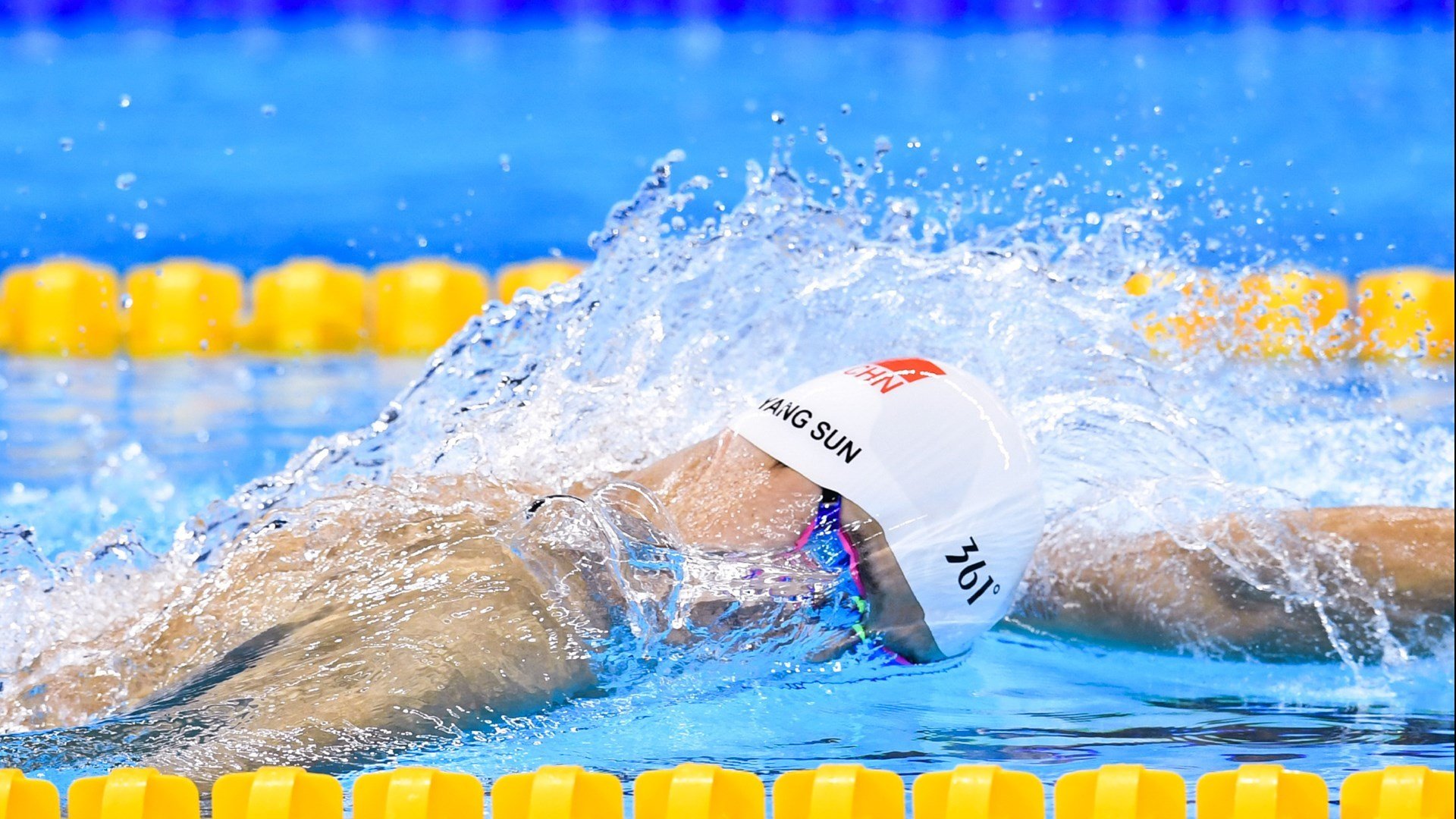 浓眉哥爆冷击败TES，精彩发挥引爆全场！